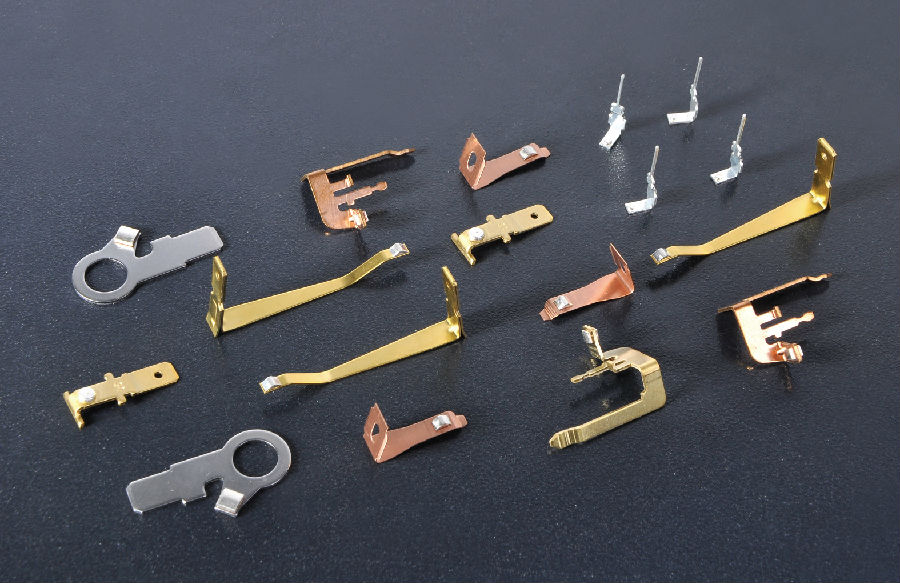 如何解決五金沖壓件出現翻料，扭曲