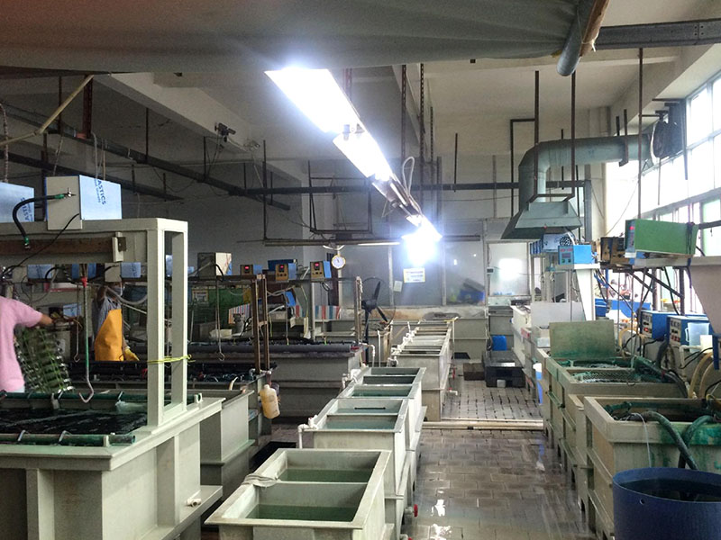 為何要關停小五金加工廠?